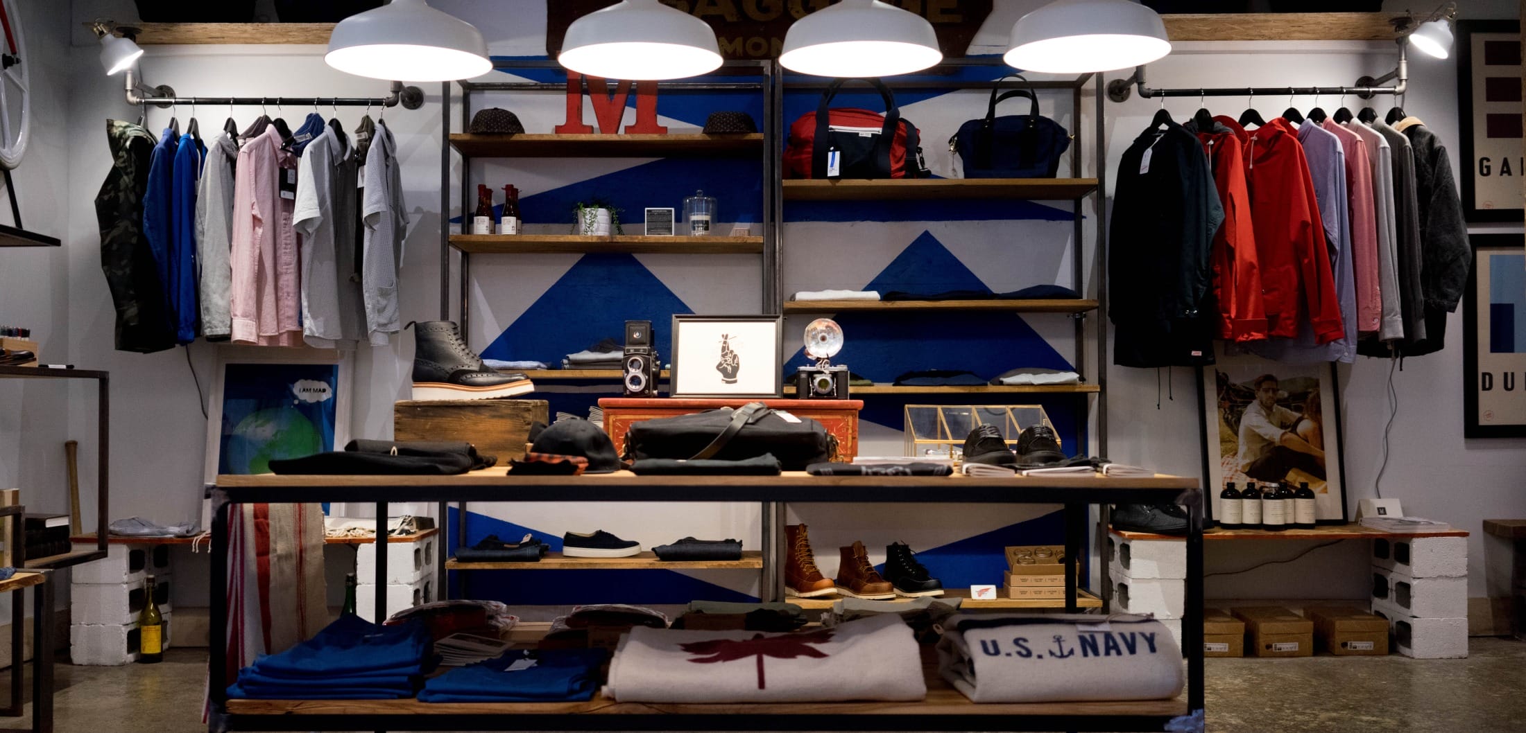 clark street mercantile p3pi6xzovu0 unsplash 1 FocusFillWzIyMDAsMTA1OCwieSIsMjA1XQ